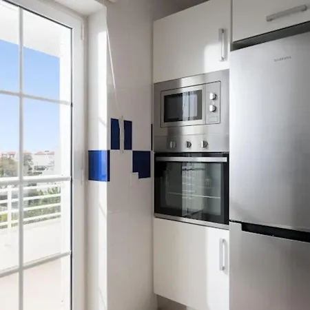 Apartment Sweet Summer -